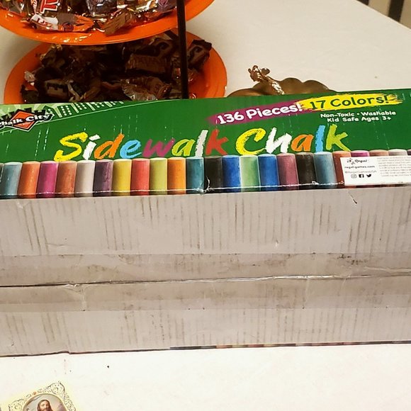 136 Pack 17 Colors Jumbo Washable Sidewalk Chalk Set - Picture 5 of 7